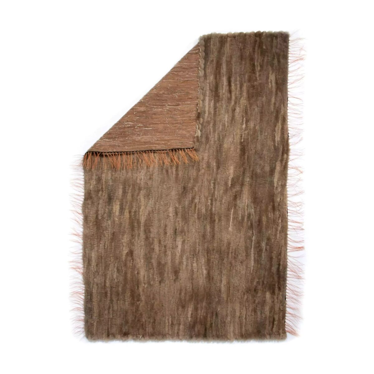 Naturalny futrzany chodnik 105 cm x 154 cm ręcznie tkany IreShoes - obrazek 2
