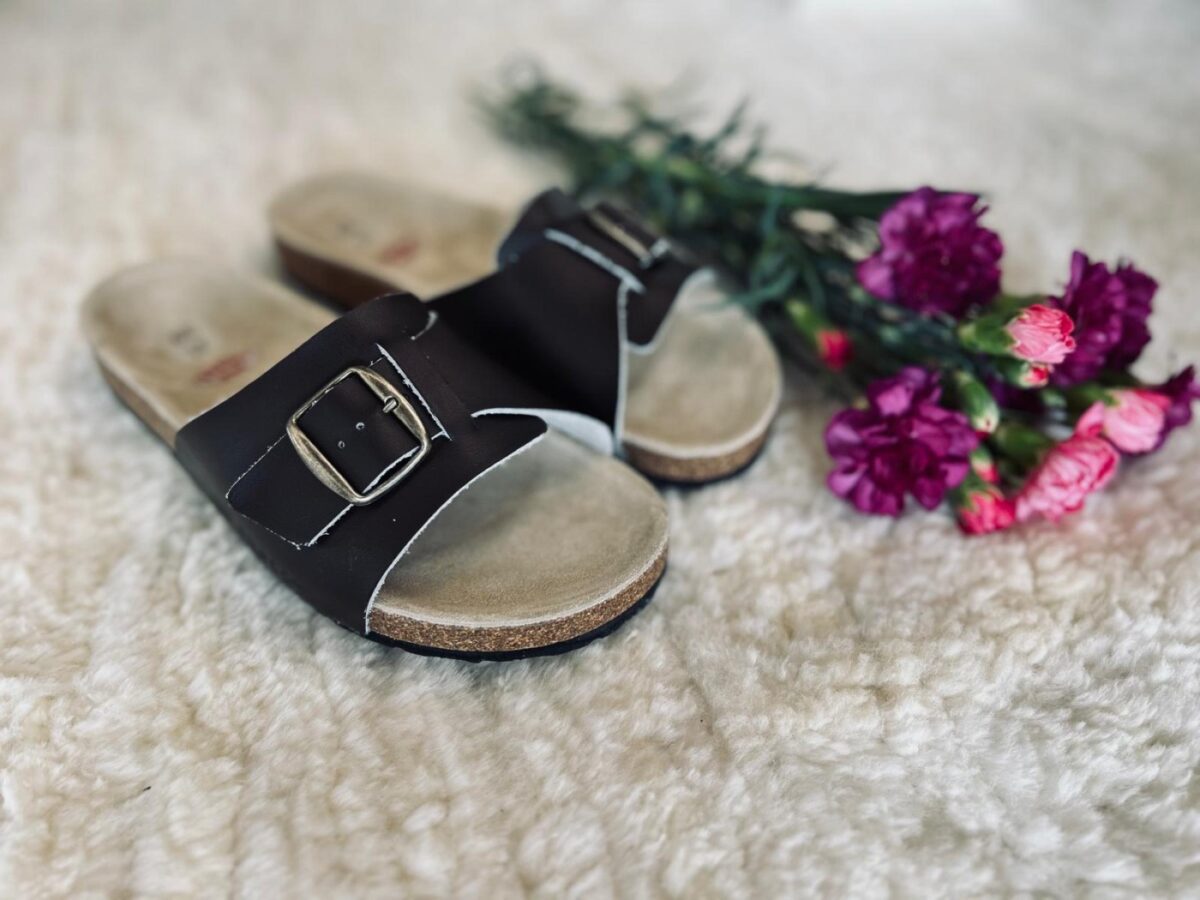 Klapki skórzane damskie na lato Ireshoes do domu i ogrodu wakacje spacer - obrazek 5