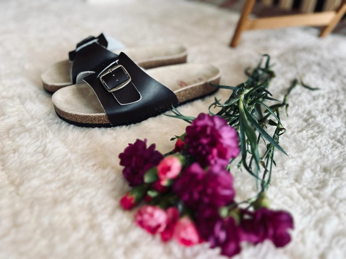 Klapki damskie skórzane na lato Ireshoes do domu i ogrodu wakacje spacer - obrazek 4