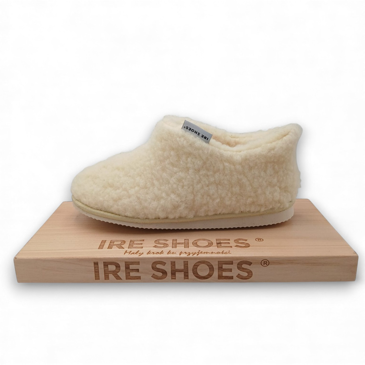 Kapcie damskie wełniane z runa owczego IRE SHOES ocieplane miękkie - obrazek 4