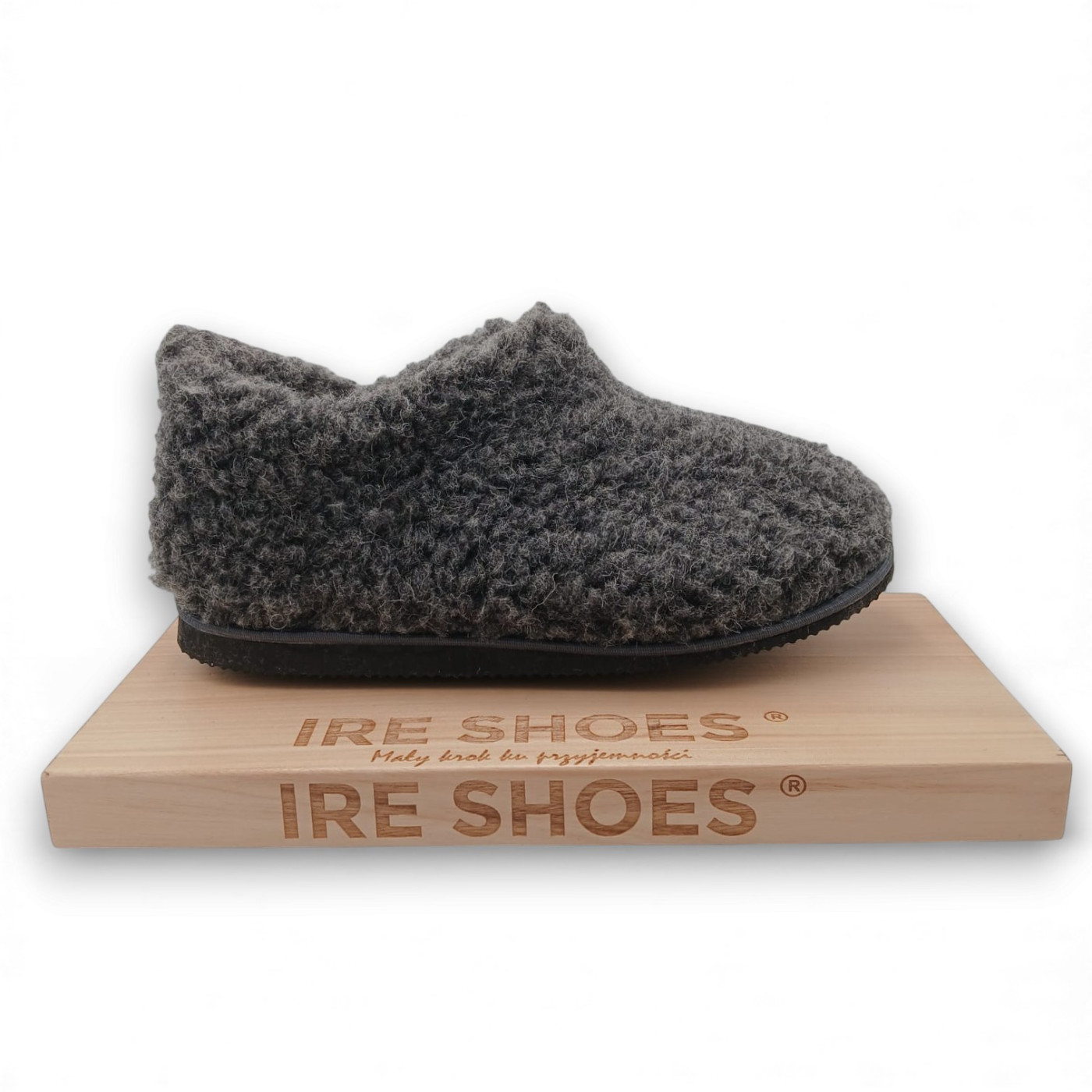 Kapcie męskie wełniane z runa owczego IRE SHOES grafit ciepłe miękkie